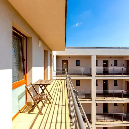 Prime - Bright 2 Bedroom Family With Free Parking *