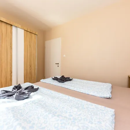 Prime - Bright 2 Bedroom Family With Free Parking 부다페스트