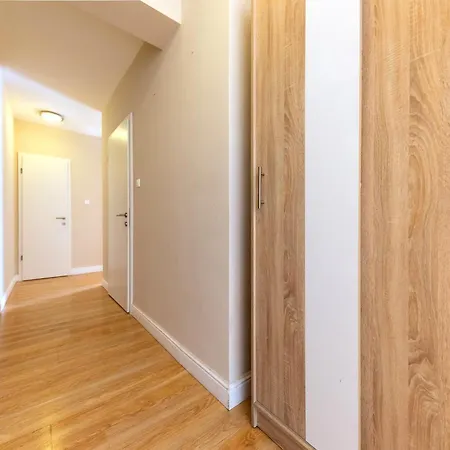 Prime - Bright 2 Bedroom Family With Free Parking 아파트 부다페스트